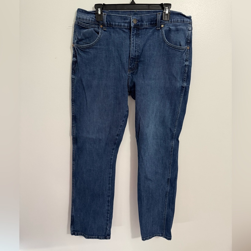 Wrangler Men's Deep Blue Bootcut Jeans